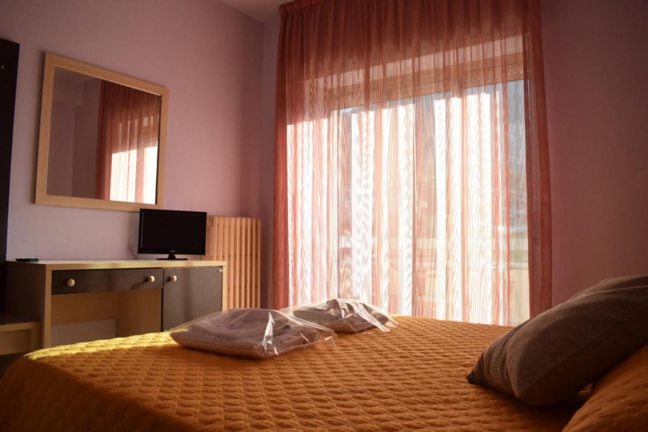 Hotel Santa Maria Del Bagno Pesche Buitenkant foto